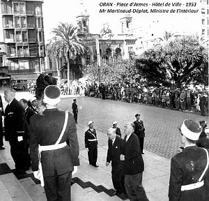 Oran - Place d'Armes - Mairie - Arrivee Ministre - 1953